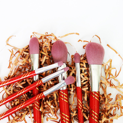 Passionate Red Cosmetic Makeup Brush Set 7 Pieces Patterned Plastic Handle